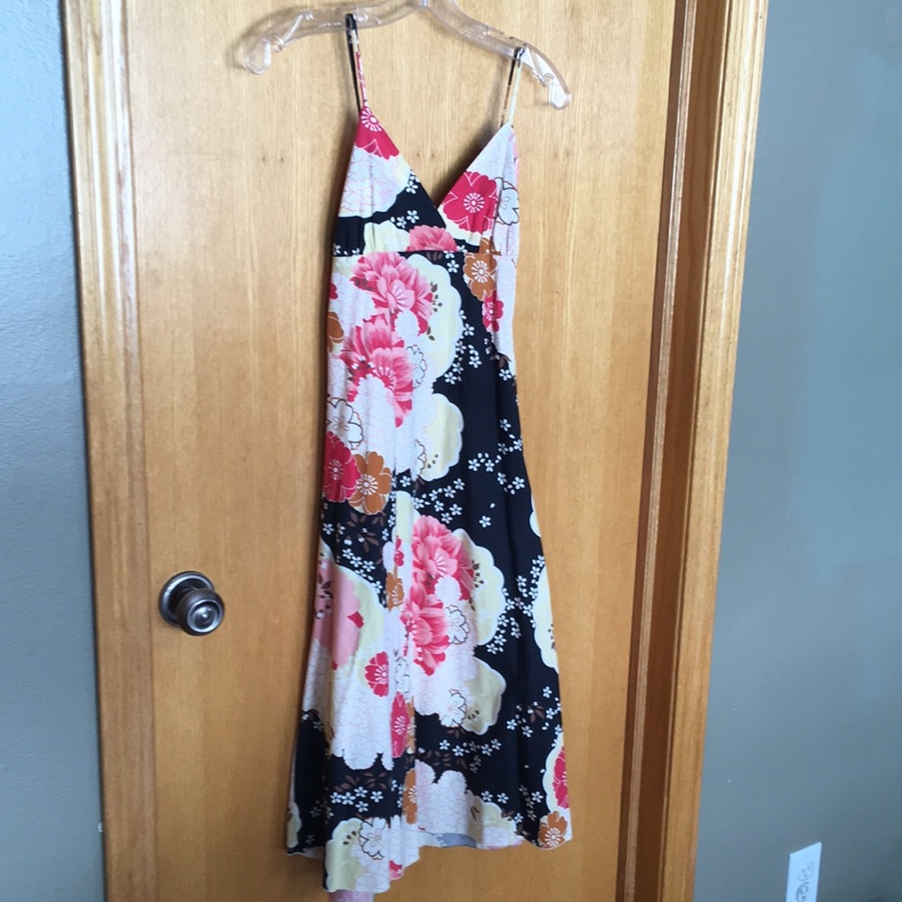 Spring dress - Picture 3 of 3